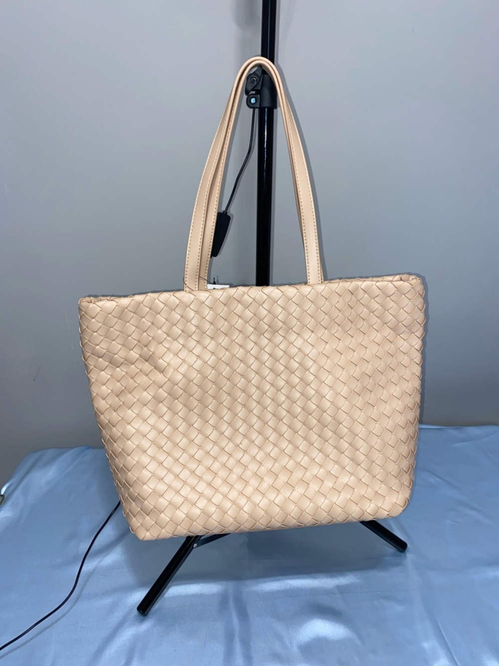 MMG - ON 34TH / WEIHAI LUDA ART & CRAFT Extra- Large Wovel   NO Retail